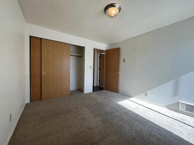 5869 N Garrett St #D — Photo 2