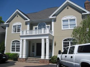 18 Kimberly Ct, Ridgefield, CT 06877