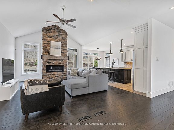 4th image of 25 Heron Blvd