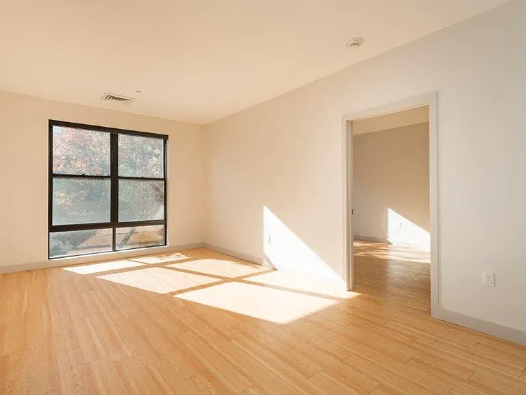 West Square Apartments — Photo 158