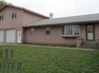 1911 Hickory St, Dakota City, NE 68731