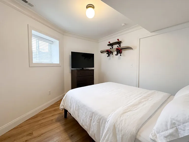 834 W Waveland Ave — Photo 3