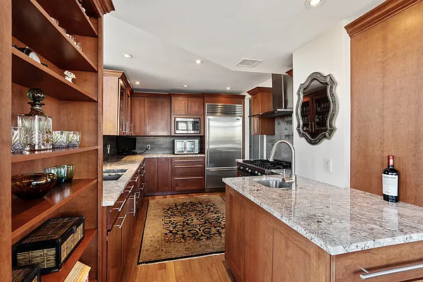 Sold by Julia B Fee Sotheby's International Realty | media 7