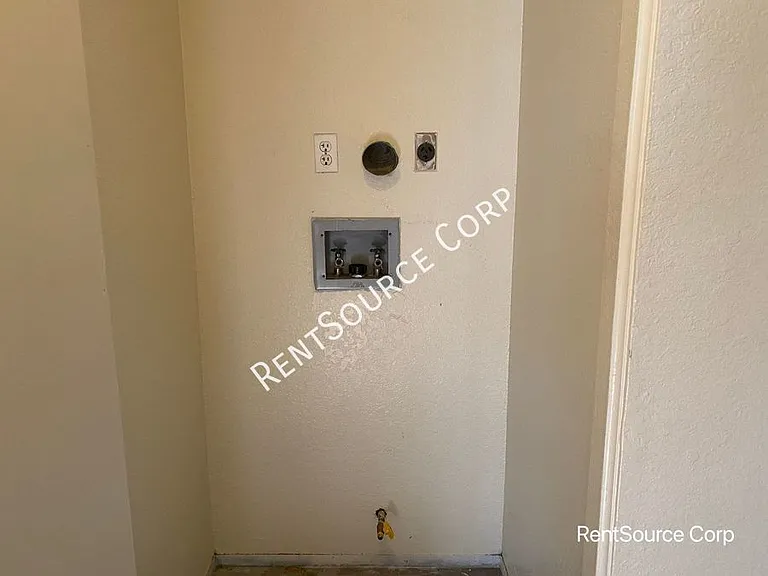 2554 Olive Dr #18-DR; — Photo 10