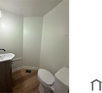 3 bed, 1001 sqft, $1,200 — Photo 2