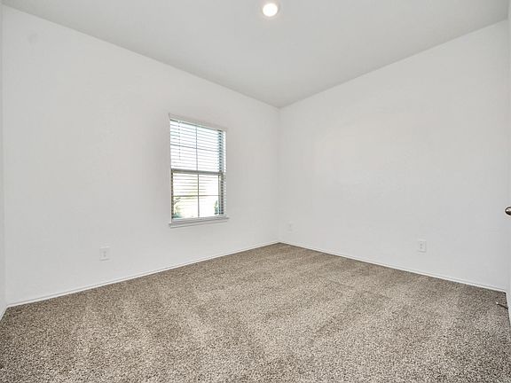 3rd image of 5122 Hedgerose Ln