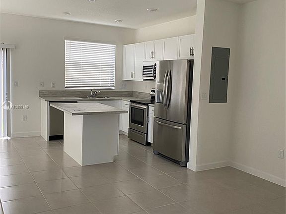 4th image of 20660 NE 7th Ct #0