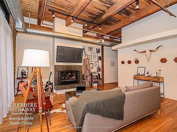 3rd image of 2300 W Wabansia Ave APT 229
