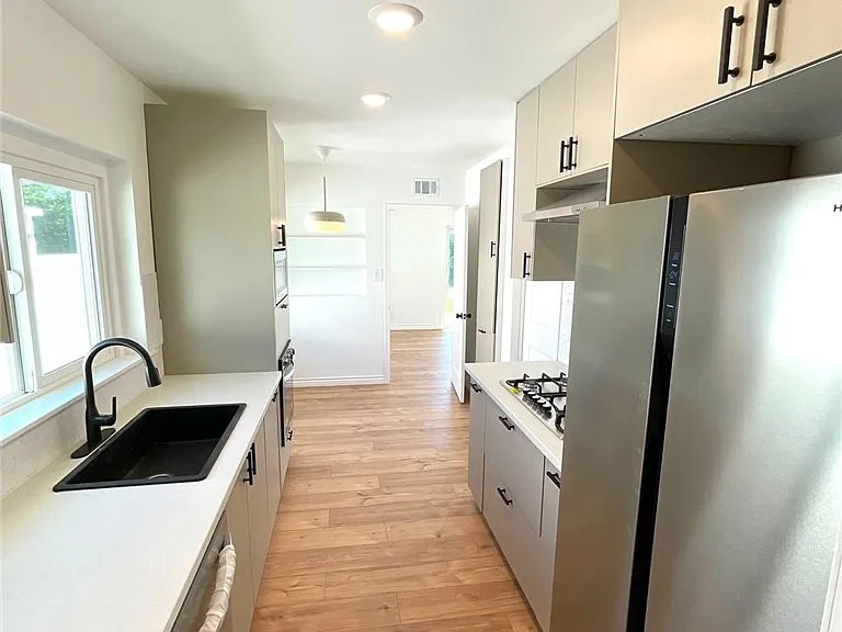 8015 McNulty Ave — Photo 7