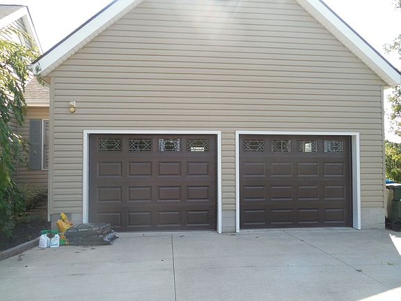 Garage doors : Garage doors are less than a year old