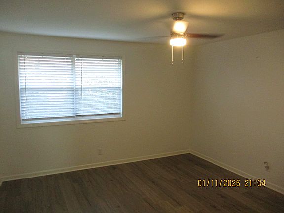 3rd image of 2501 Redwood Ct APT 4
