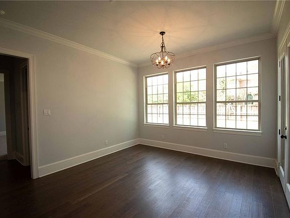 3rd image of 1363 Dueling Oaks Dr