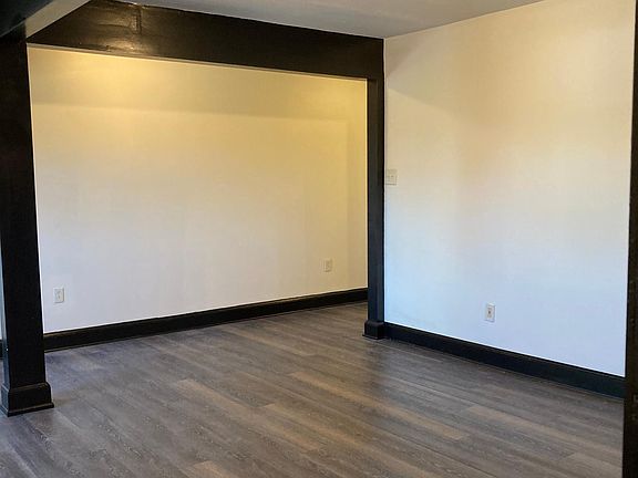 2nd image of 546 W 9th St APT C