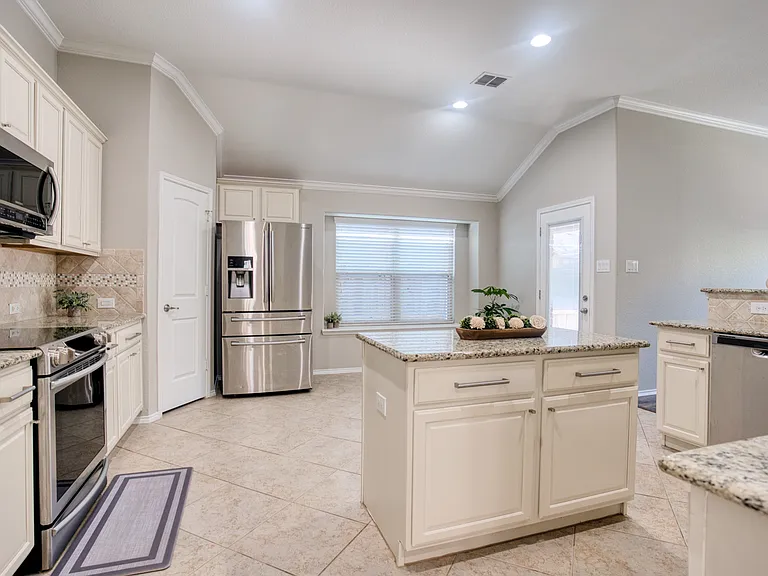 11720 Champion Creek Dr — Photo 10