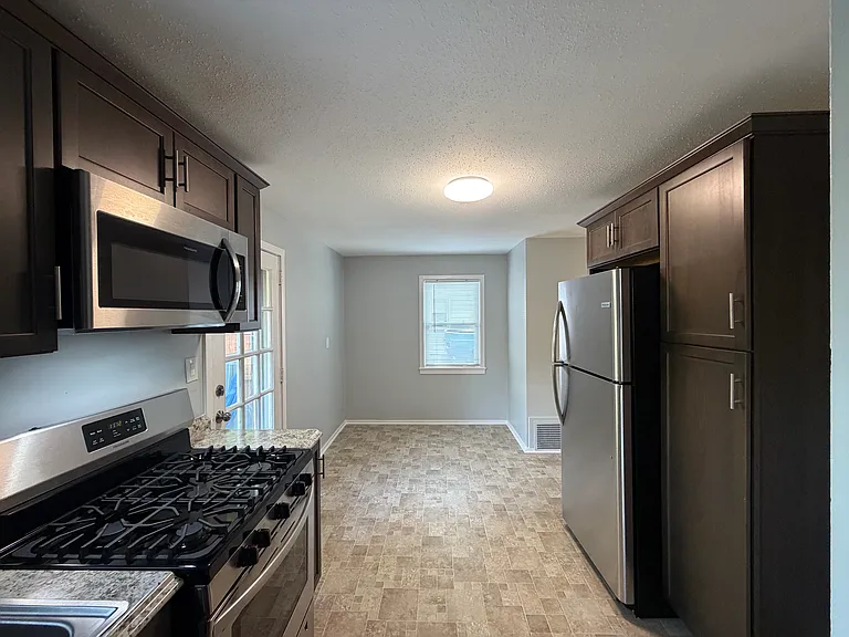 37 Waddell Rd #37 — Photo 8