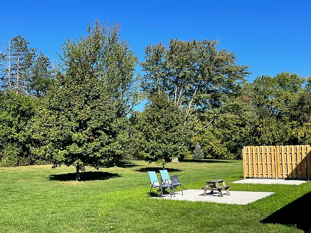 2 bed, 1.5 bath, 1000 sqft, $1,595 — Photo 2