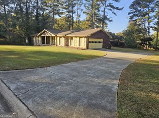 1015 Strawberry Ln, Ellenwood, GA