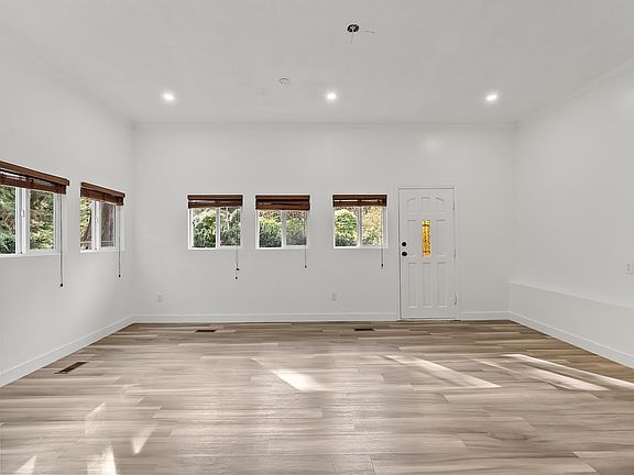 5th image of 3316 140th St