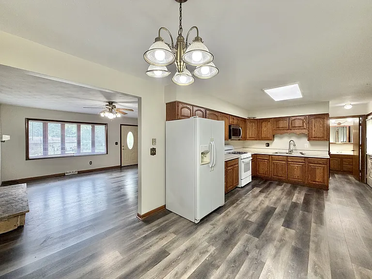 2437 S Country Ln — Photo 9