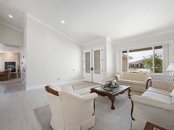 5th image of 230 N Boulder Way