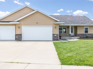 217 E Terrace Dr, Center Point, IA 52213