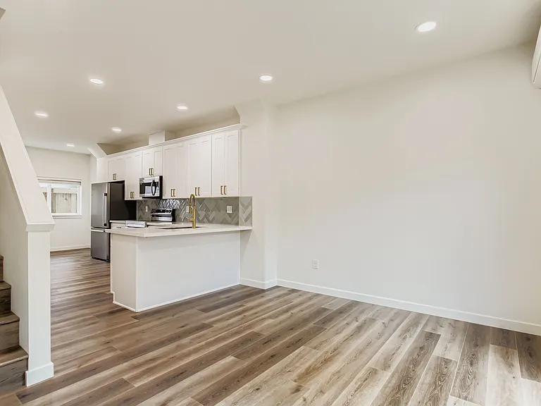 4469 SE 28th Pl — Photo 16
