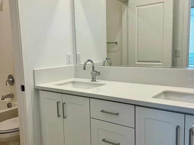 740 Edward Scholle Dr — Photo 21