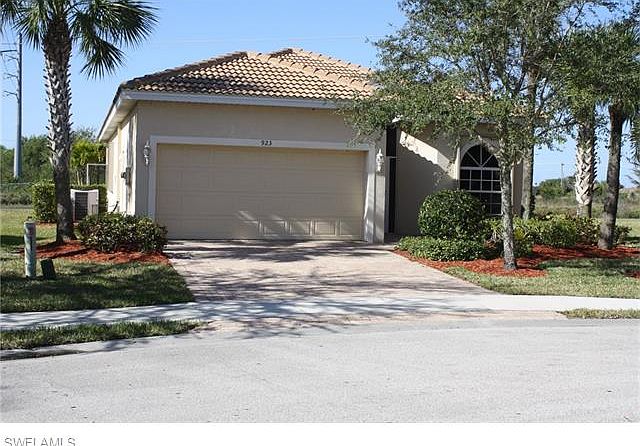 1st image of 923 Golden Pond Ct