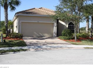 923 Golden Pond Ct, Cape Coral, FL 33909
