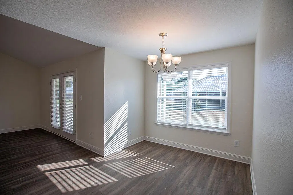 217 Summerfield Dr — Photo 4