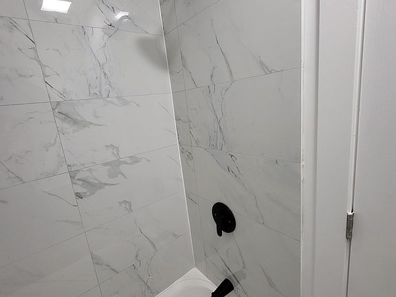 3rd image of 352-354 S 10th St #3