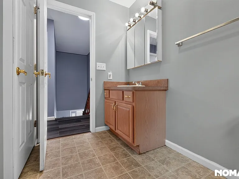 122 Saw Mill Rd — Photo 32