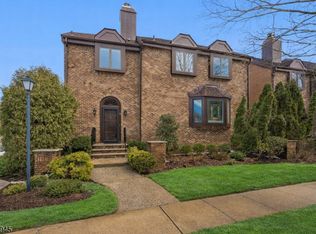 9 Klara Ct, Madison, NJ 07940