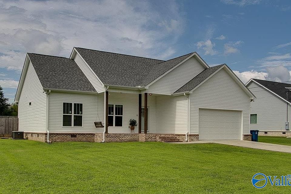 1st image of 415 Highland Dr
