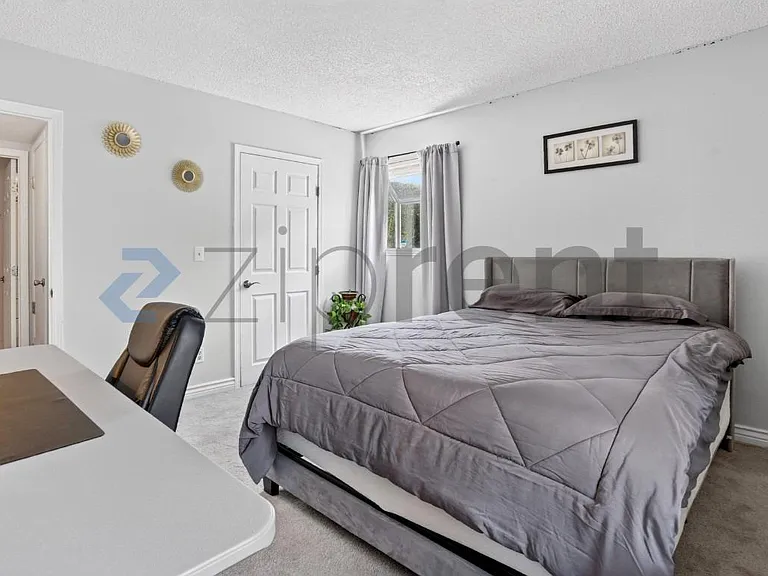 8225 Fairmount Dr — Photo 8