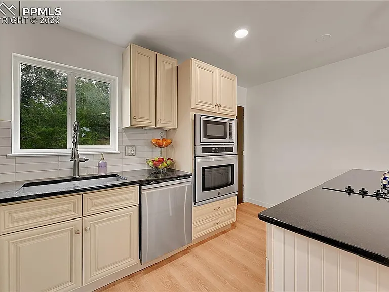239 Tanna Ct — Photo 7