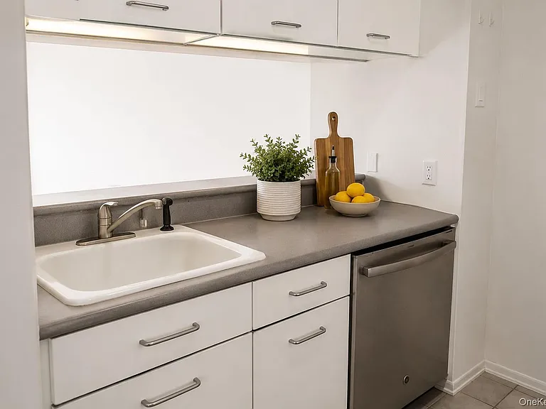 4 Martine Ave #1212 — Photo 12