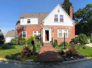 17 Calvin Ave, Cranston, RI 02905