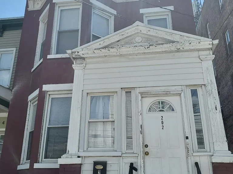 202 Delaware Ave #2 — Photo 5