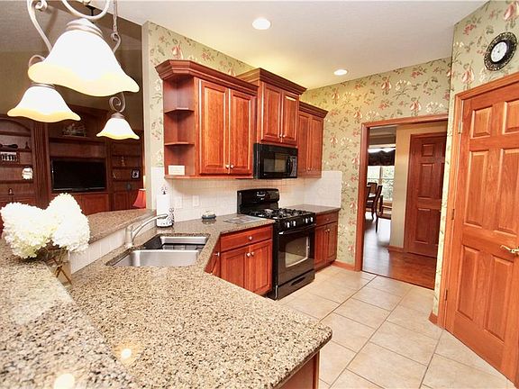 4th image of 2149 Burberry St NW