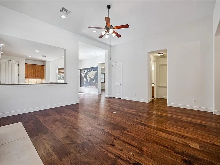 6201 River Place Blvd — Photo 2