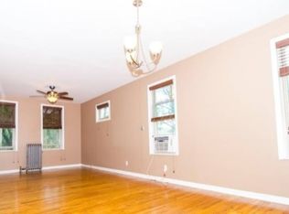 5921 Bleecker St, Flushing, NY 11385