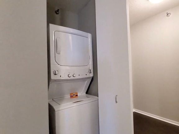 4th image of 245 E Ohio St #2404