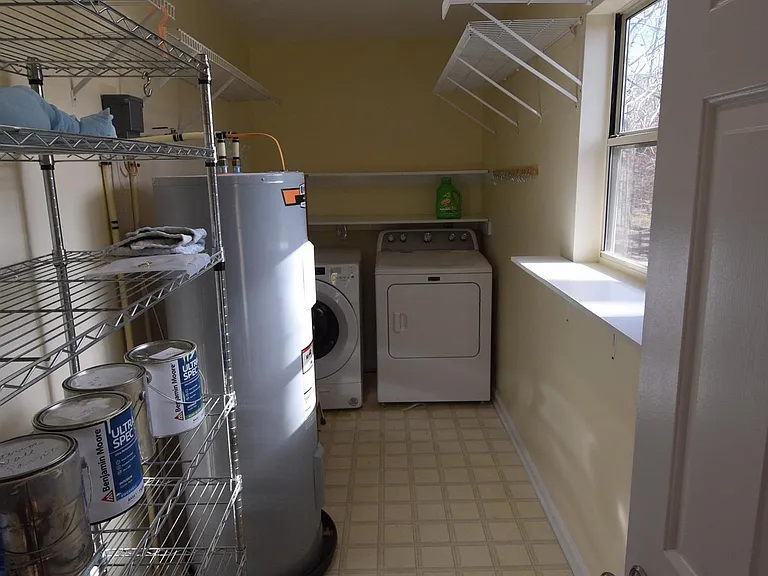 145 Jefferson Dr — Photo 7
