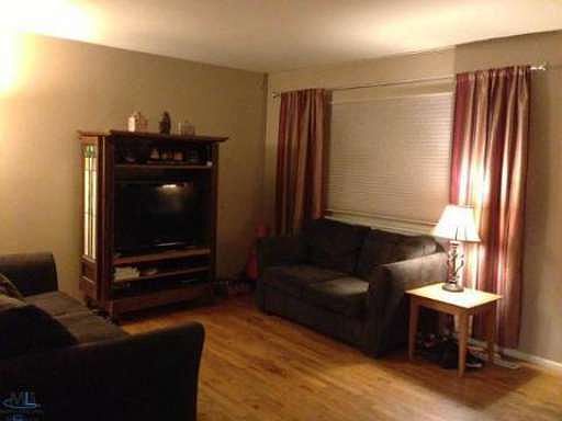 2nd image of 26684 Collingwood St