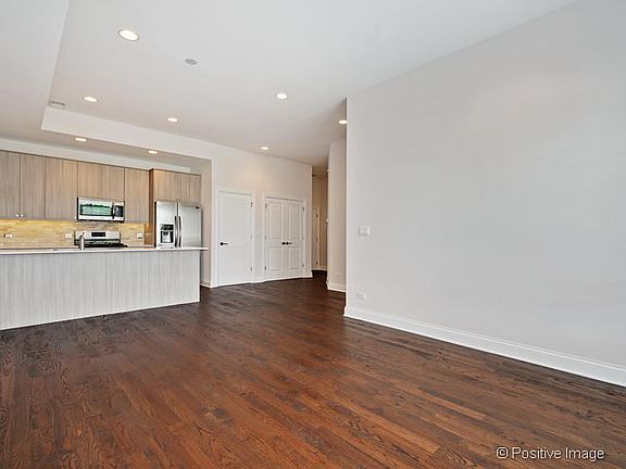 4th image of 6425 W Touhy Ave Ste F