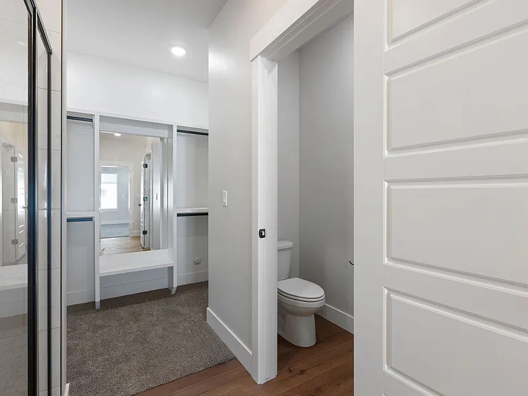 656 Jeanine Dr — Photo 33