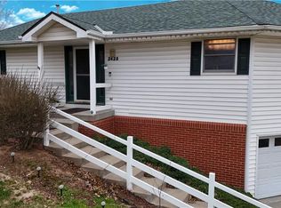 2428 Little Blue Ct, Liberty, MO 64068