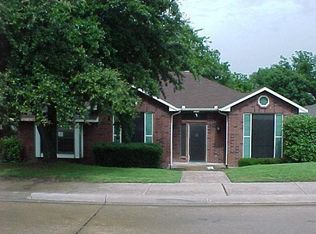 616 Desoto Dr, Desoto, TX 75115