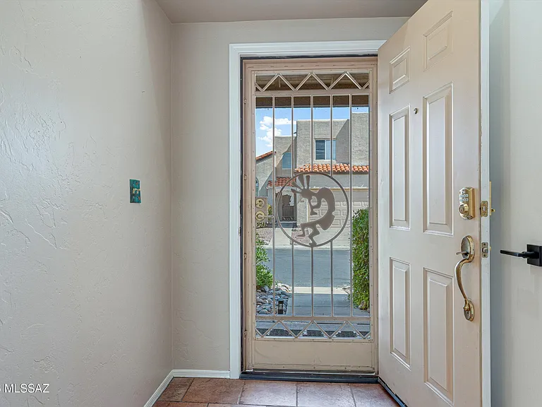 4354 E Samantha Dr — Photo 3